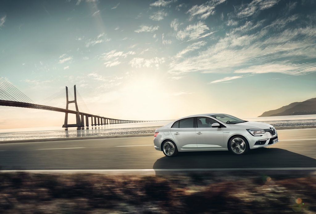 Efsane Geri Dönüyor : Yeni Renault Megane Sedan