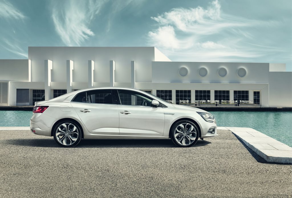 Efsane Geri Dönüyor : Yeni Renault Megane Sedan