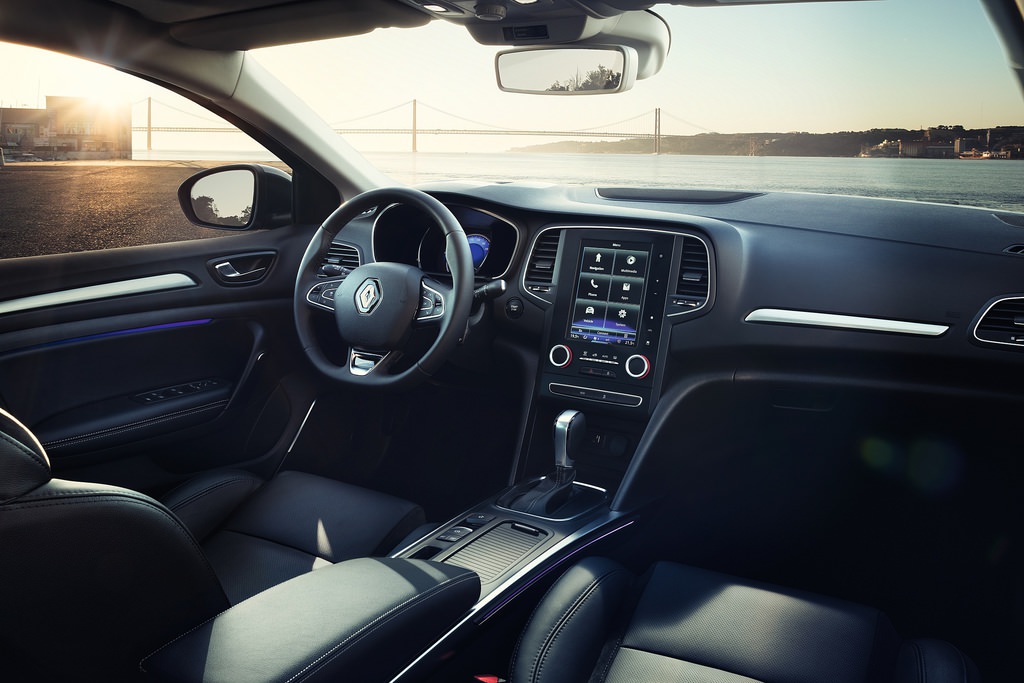 Efsane Geri Dönüyor : Yeni Renault Megane Sedan