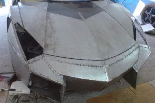 Evinde Lamborghini Yaptı