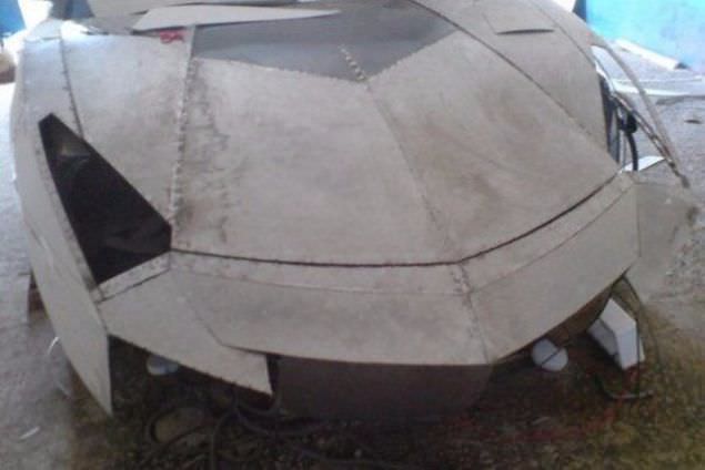 Evinde Lamborghini Yaptı