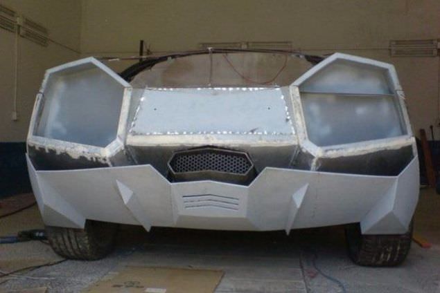 Evinde Lamborghini Yaptı
