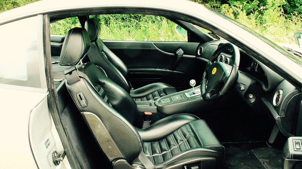 Ünlü Futbolcunun Ferrari’si Satışa Çıktı