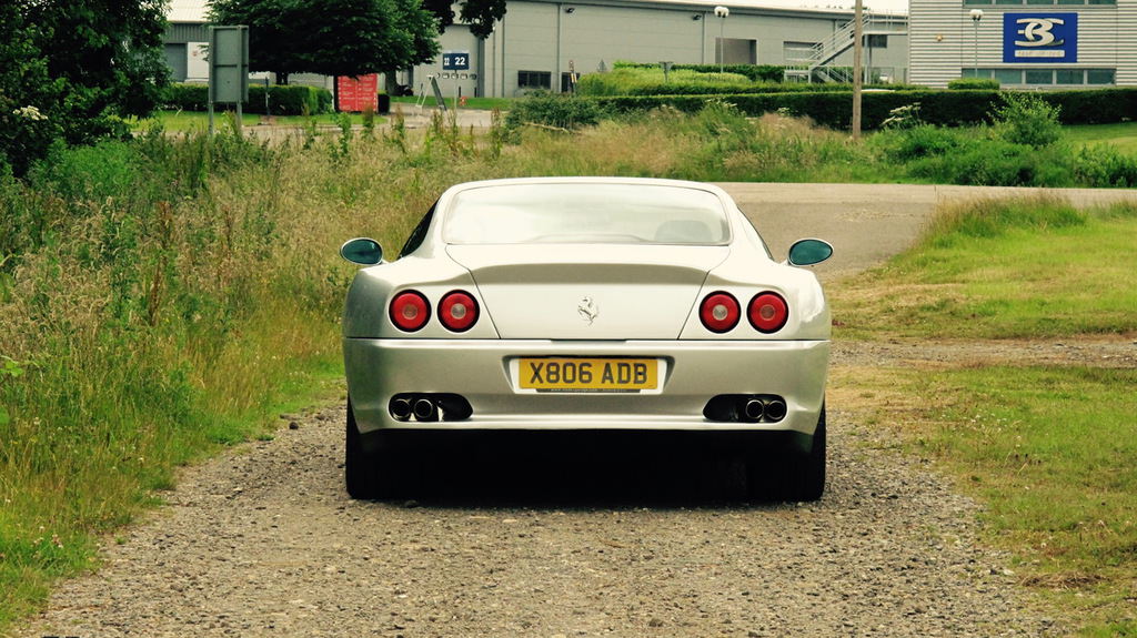 Ünlü Futbolcunun Ferrari’si Satışa Çıktı