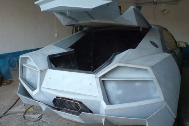 Evinde Lamborghini Yaptı