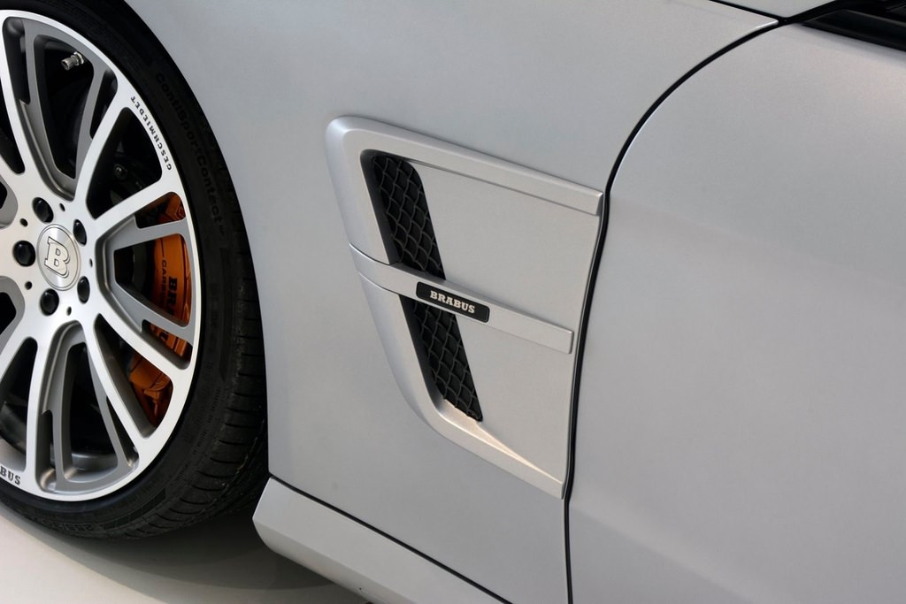 Yazlık Süpersporcu : Brabus 800 Roadster