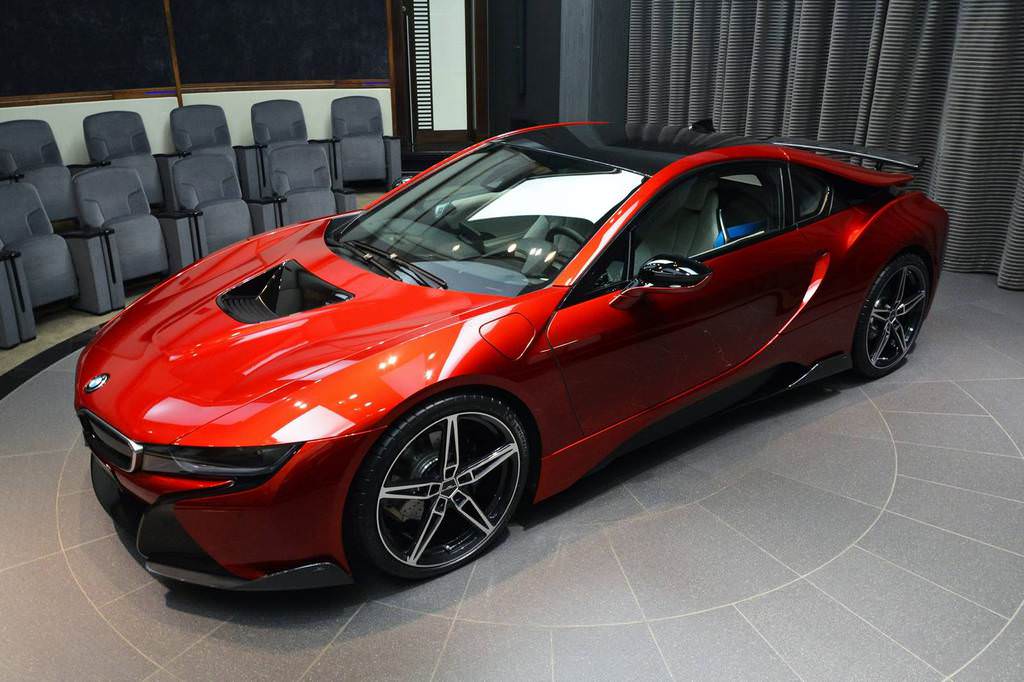Abu Dhabi Prensesi BMW i8 Satın Aldı