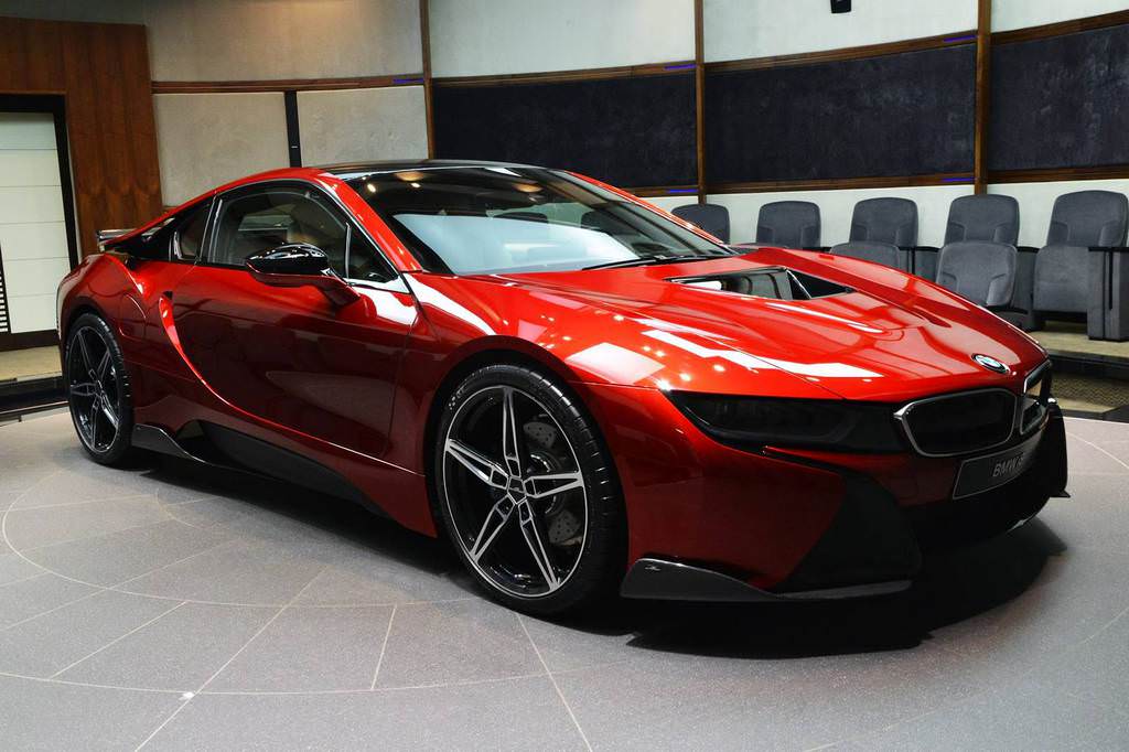 Abu Dhabi Prensesi BMW i8 Satın Aldı