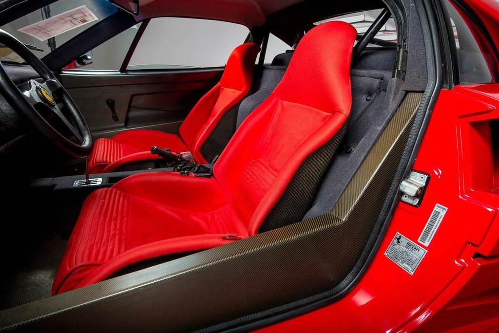 Koleksiyoncular Onun Peşinde