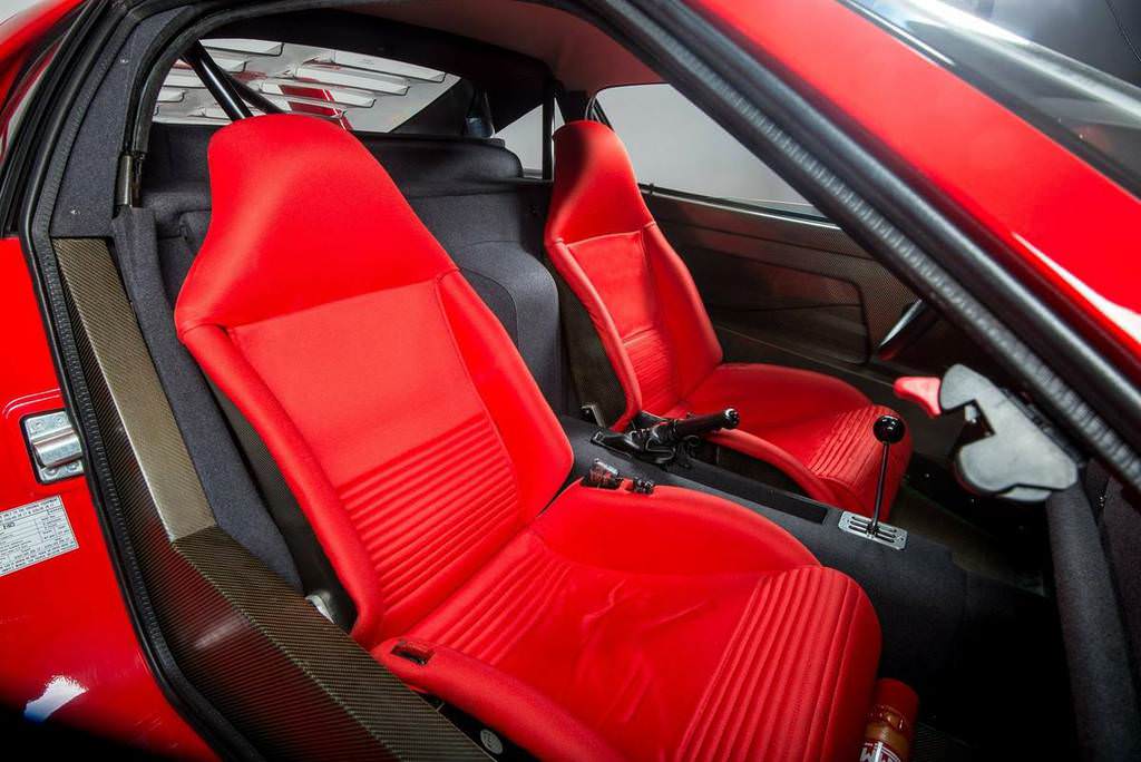 Koleksiyoncular Onun Peşinde