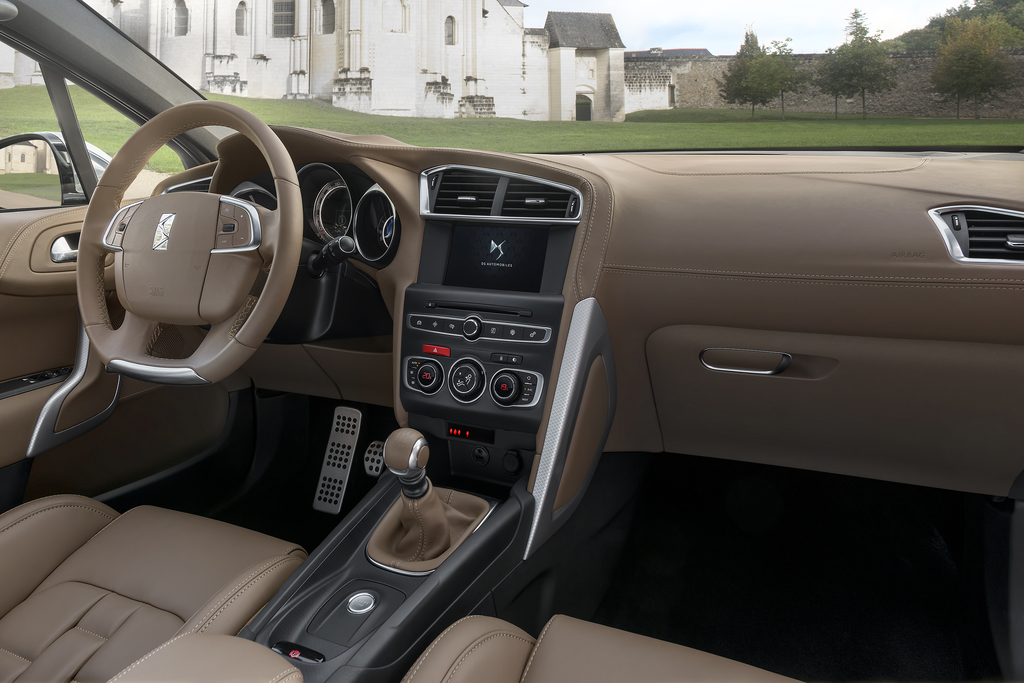 Yeni DS 4 ve DS 4 Crossback Türkiye’de