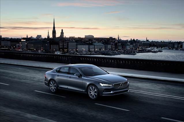 Volvo S90 Türkiye Yollarına Çıktı