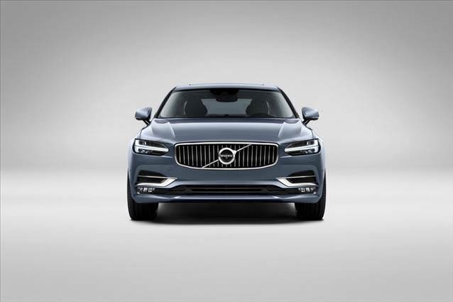 Volvo S90 Türkiye Yollarına Çıktı