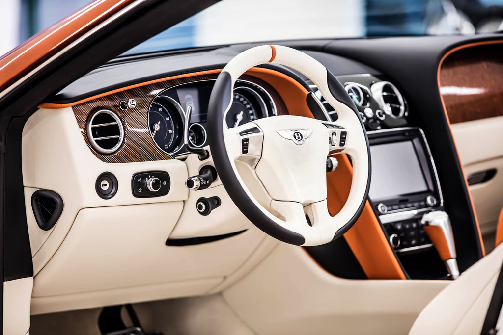 Dünyanın En Büyük Bentley Showroom'u Açıldı