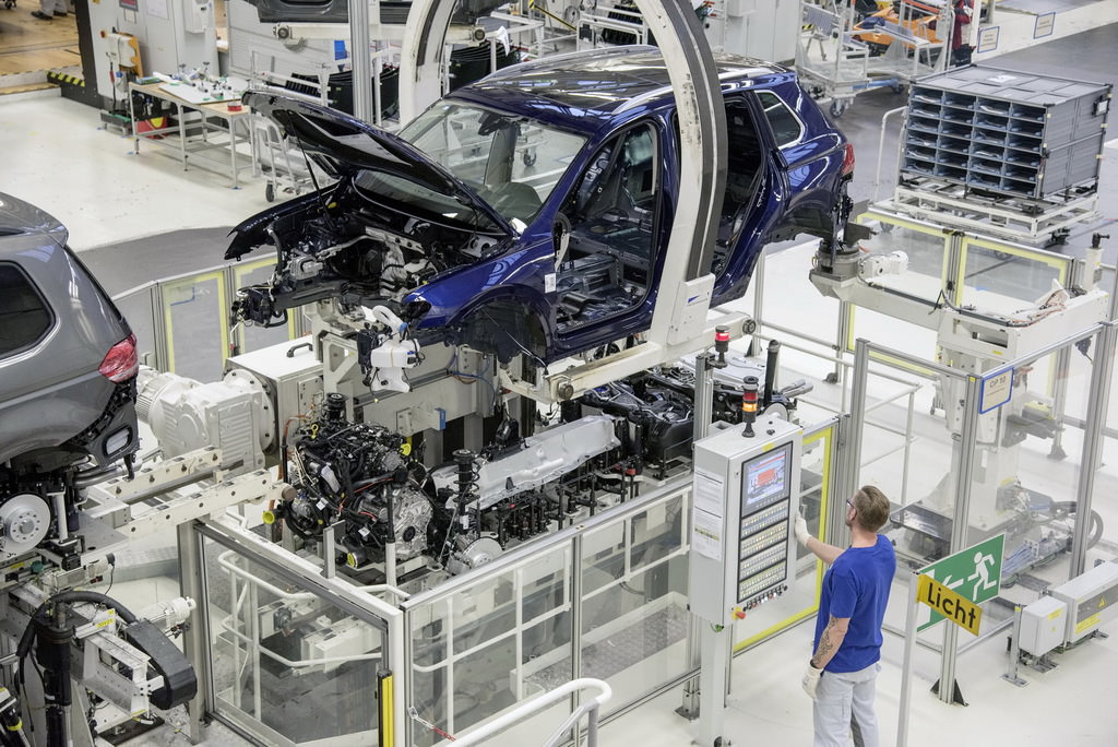 Volkswagen Golf'ün Üretimi Durduruldu