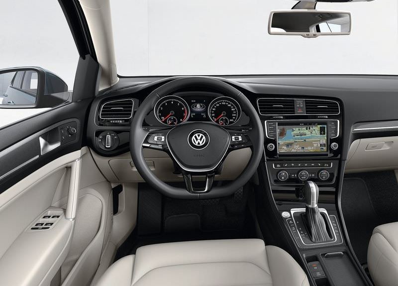 Volkswagen Golf'ün Üretimi Durduruldu