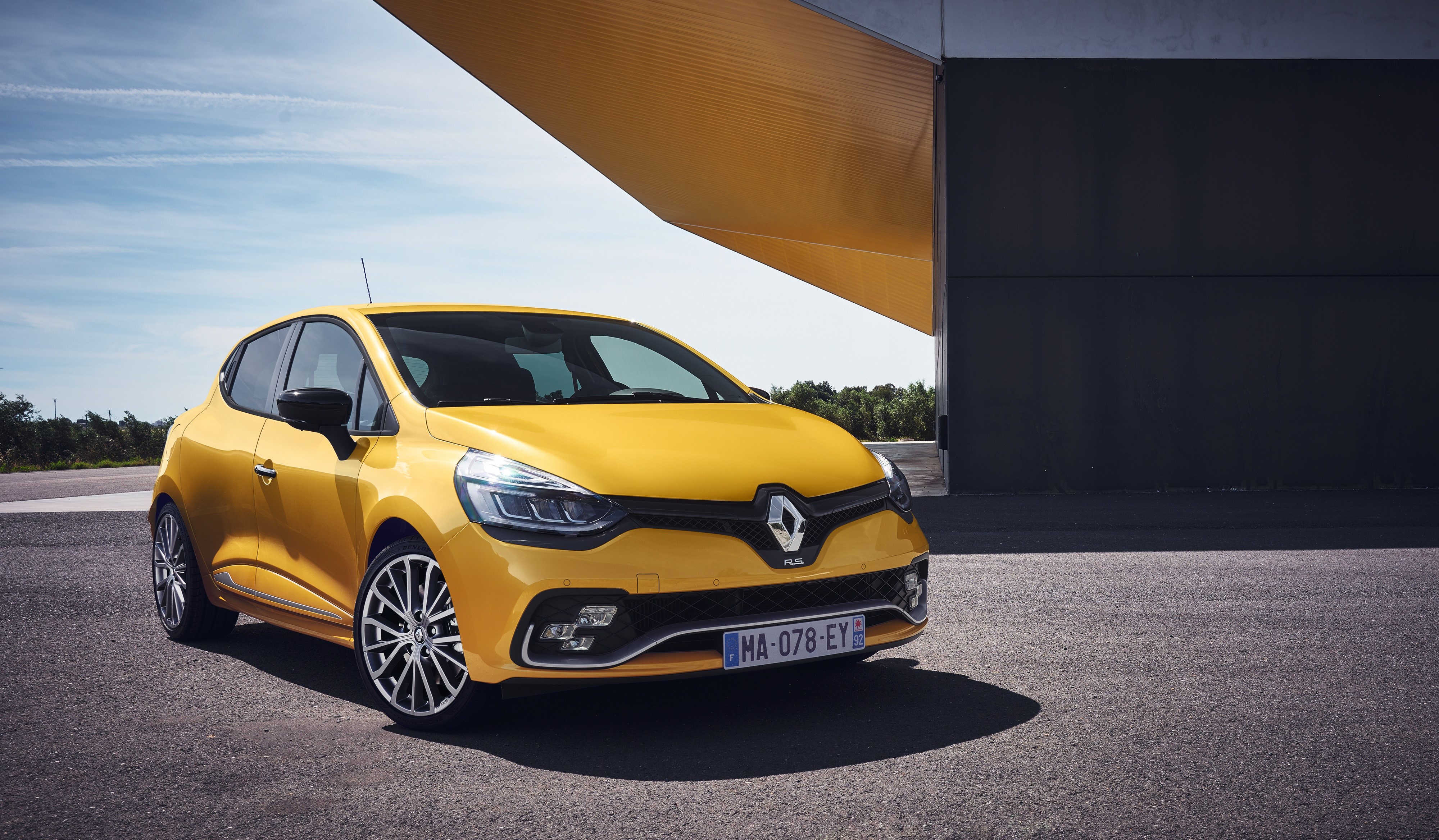 Clio Gt-Line Ve Clio R.S. Gün Sayıyor
