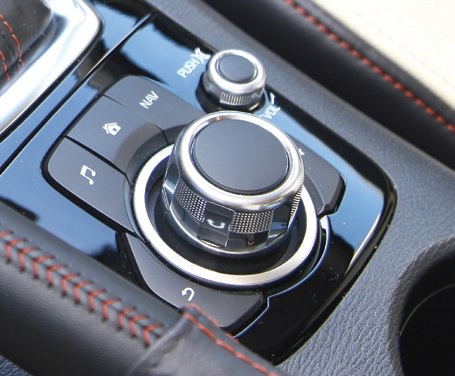 TEST · Mazda3 Sedan Skyactiv-D 1.5