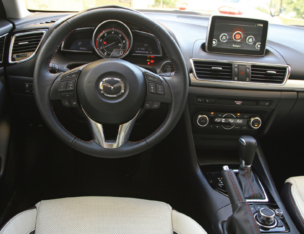 TEST · Mazda3 Sedan Skyactiv-D 1.5