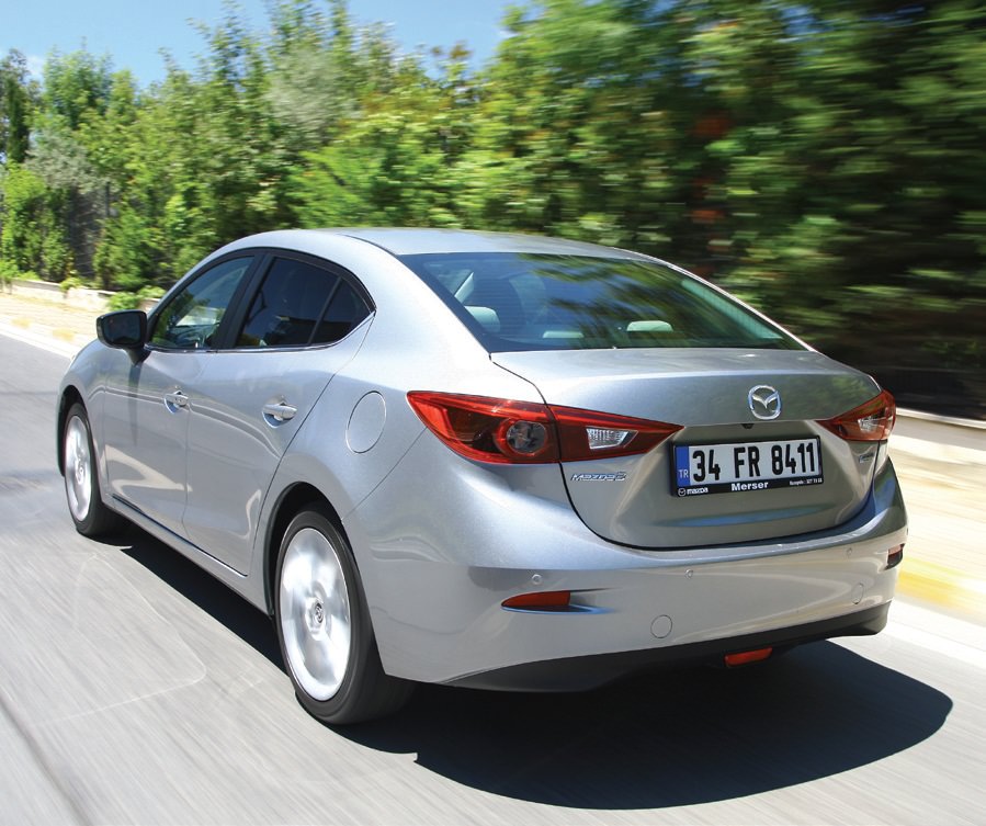 TEST · Mazda3 Sedan Skyactiv-D 1.5