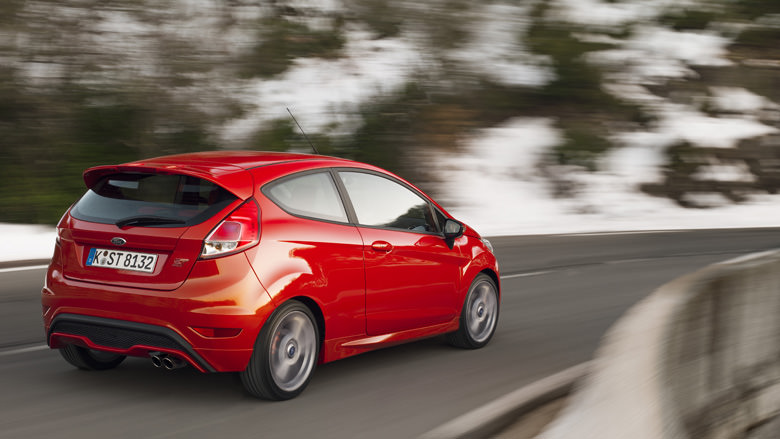 Ford’un Yeni Sporcuları: Focus ST ve Fiesta ST