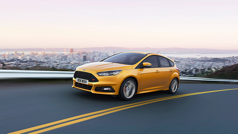 Ford’un Yeni Sporcuları: Focus ST ve Fiesta ST
