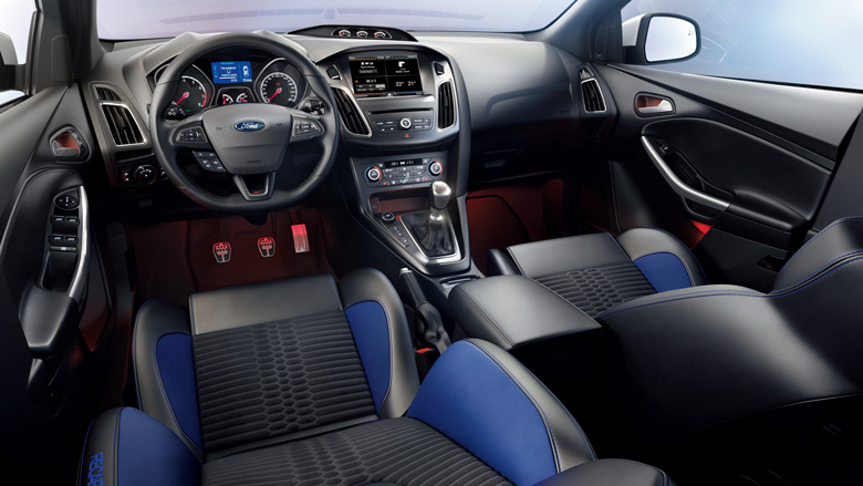 Ford’un Yeni Sporcuları: Focus ST ve Fiesta ST