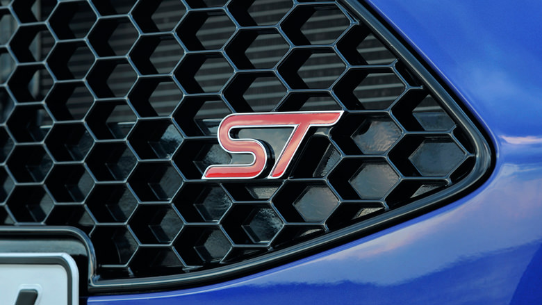 Ford’un Yeni Sporcuları: Focus ST ve Fiesta ST