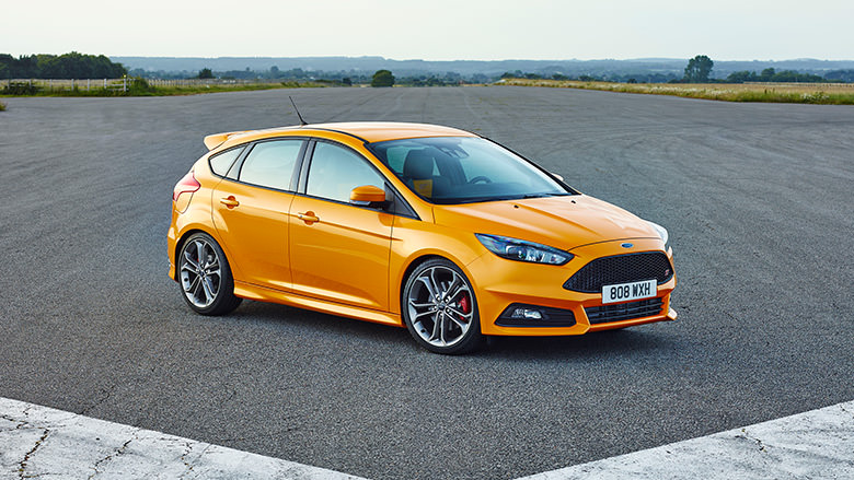 Ford’un Yeni Sporcuları: Focus ST ve Fiesta ST