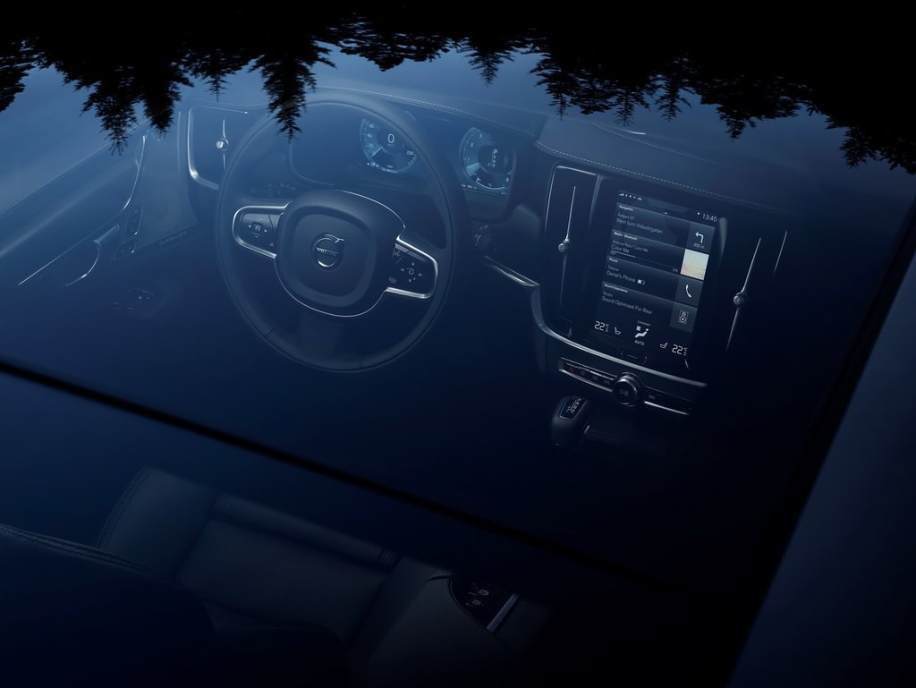 Yerden Yüksek Volvo V90