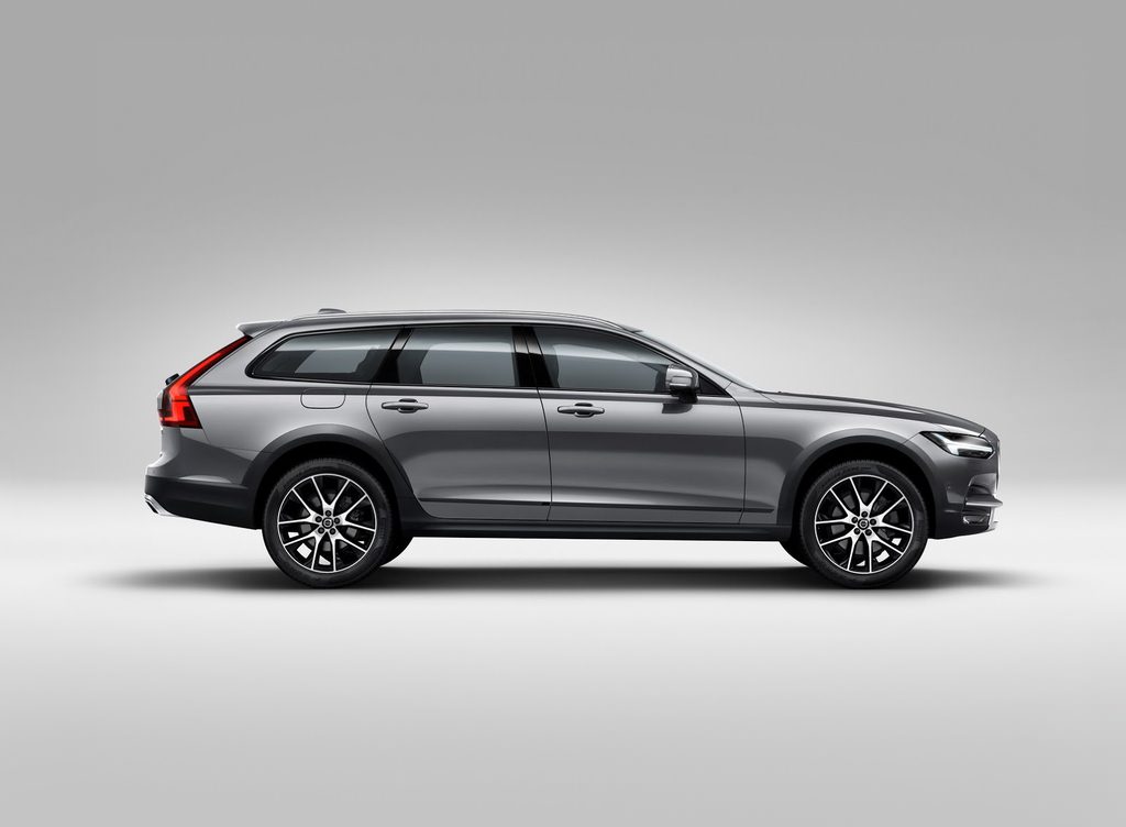 Yerden Yüksek Volvo V90