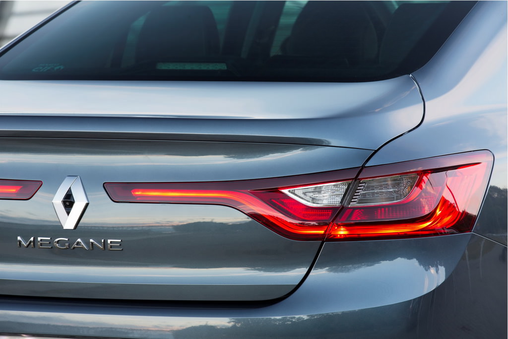 Renault Megane Sedan’ın 72 Fotoğraflık Galerisi