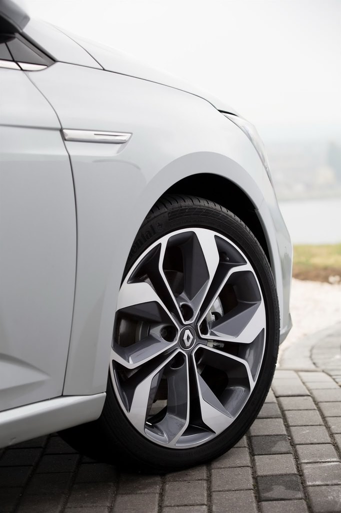 Renault Megane Sedan’ın 72 Fotoğraflık Galerisi