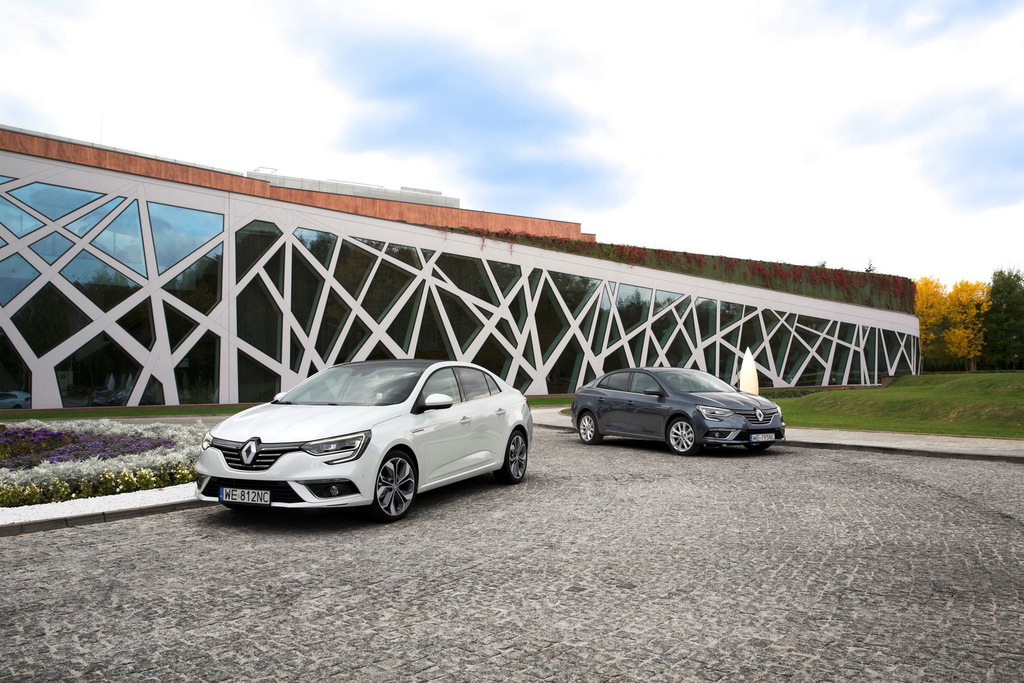 Renault Megane Sedan’ın 72 Fotoğraflık Galerisi