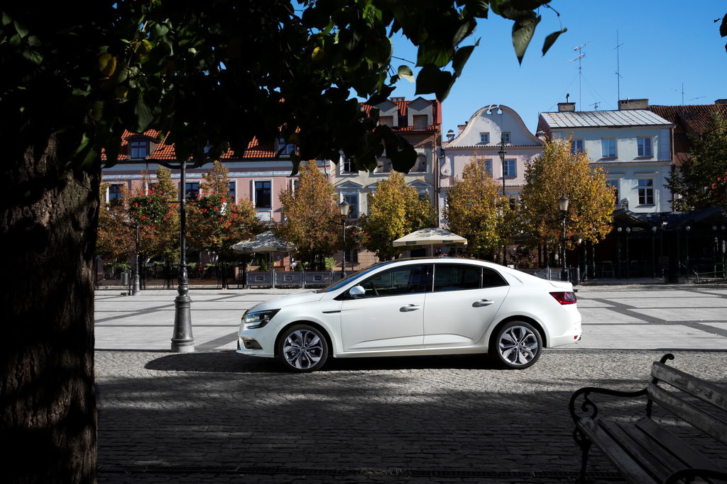 Renault Megane Sedan’ın 72 Fotoğraflık Galerisi