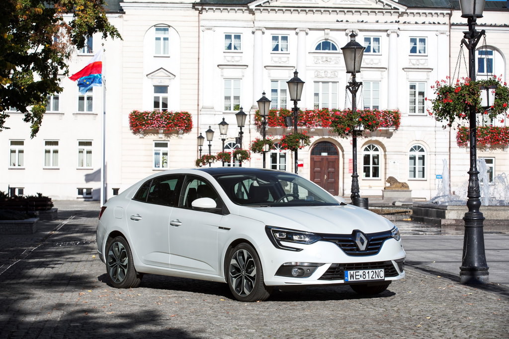 Renault Megane Sedan’ın 72 Fotoğraflık Galerisi