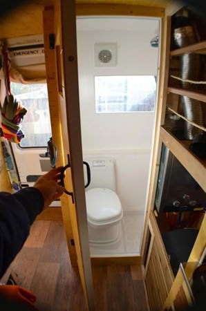 Oysa eski bir kamyonetti!