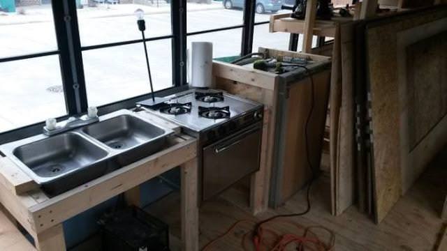 Oysa eski bir kamyonetti!