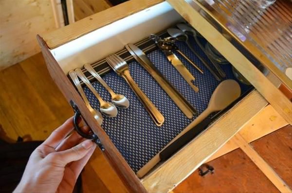 Oysa eski bir kamyonetti!