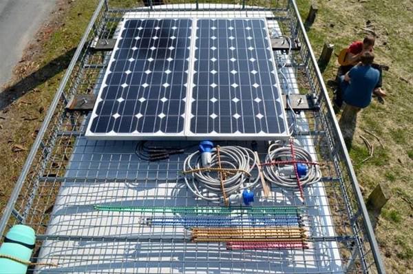 Oysa eski bir kamyonetti!