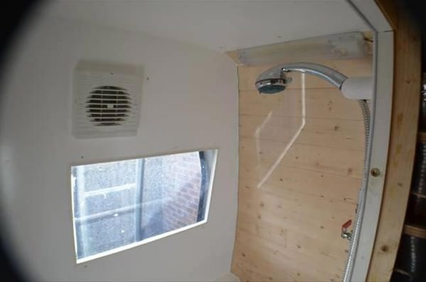 Oysa eski bir kamyonetti!