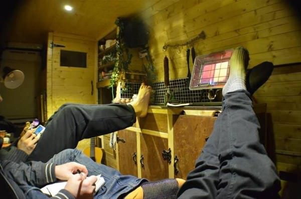 Oysa eski bir kamyonetti!