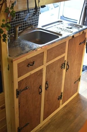 Oysa eski bir kamyonetti!