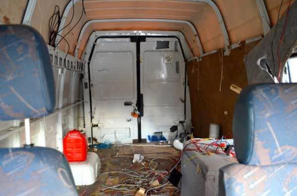 Oysa eski bir kamyonetti!