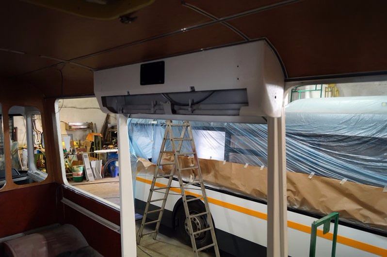 Oysa eski bir kamyonetti!