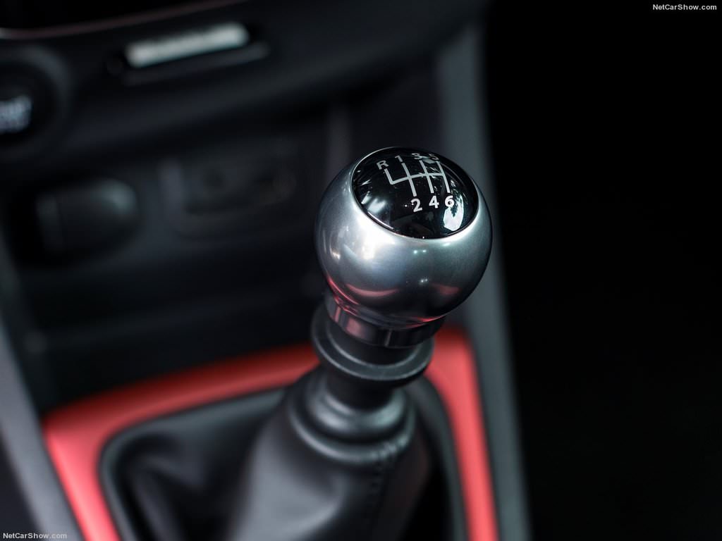 Yenilenen Clio Türkiye'de satışa sunuldu