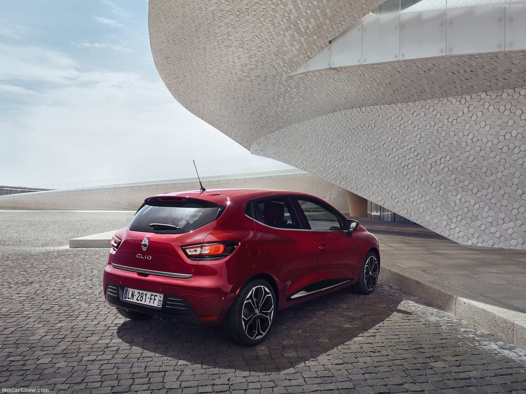 Yenilenen Clio Türkiye'de satışa sunuldu