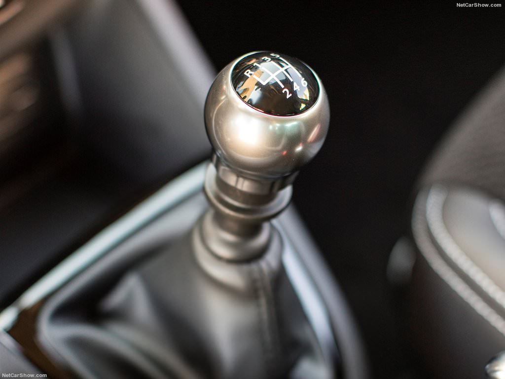 Yenilenen Clio Türkiye'de satışa sunuldu