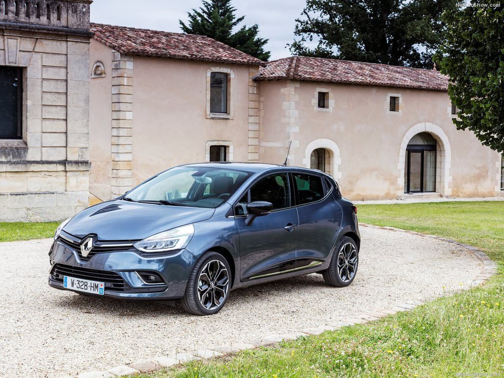 Yenilenen Clio Türkiye'de satışa sunuldu