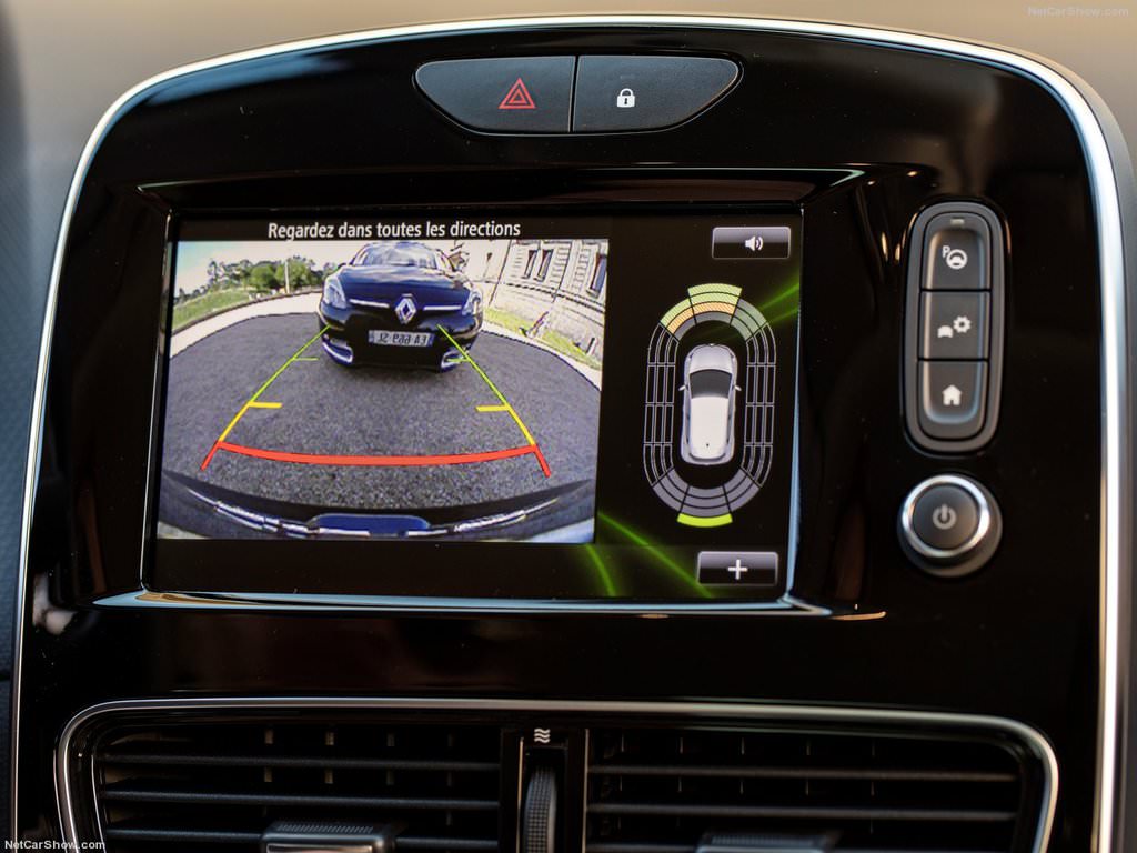 Yenilenen Clio Türkiye'de satışa sunuldu